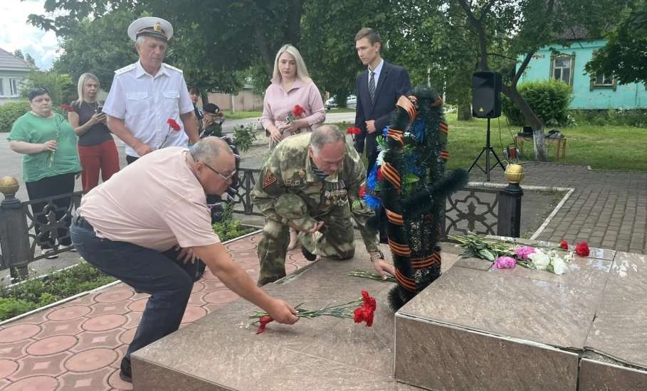 В Ельце почтили память предков