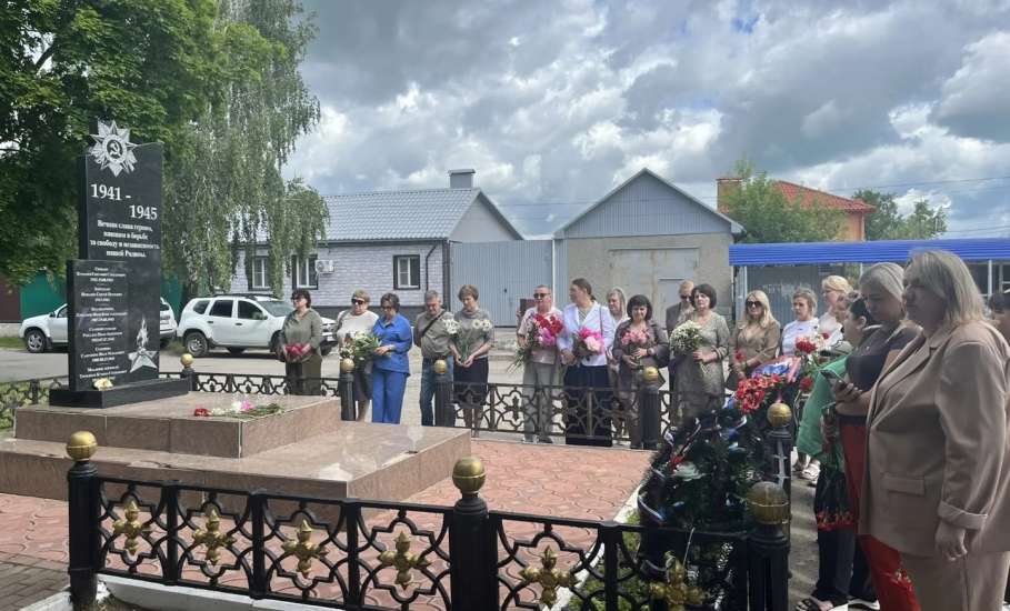 В Ельце почтили память предков