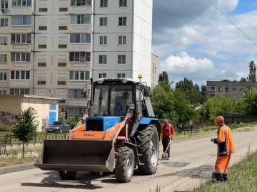 В этом сезоне в рамках ямочного ремонта устраним наиболее аварийные участки на 17 улицах