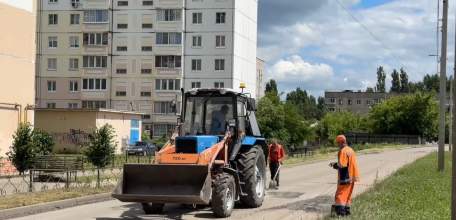 В этом сезоне в рамках ямочного ремонта устраним наиболее аварийные участки на 17 улицах