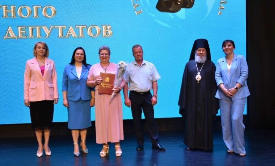 В преддверии профессионального праздника в Центре культуры и досуга п. Ключ Жизни состоялось торжественное мероприятие, посвященное Дню медицинского работника
