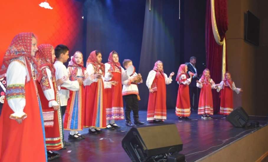 В преддверии профессионального праздника в Центре культуры и досуга п. Ключ Жизни состоялось торжественное мероприятие, посвященное Дню медицинского работника
