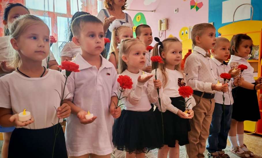 &laquo;Минута Молчания&raquo; прошла в образовательных учреждениях Ельца