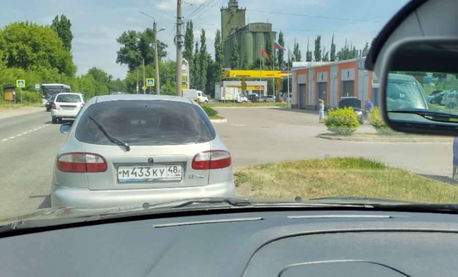 Жители Ельца жалуются на отсутствие бензина и высокие цены!