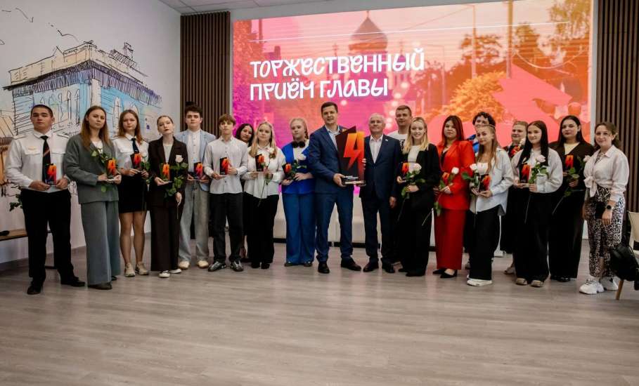 Глава города Ельца встретился со студентами нашего города