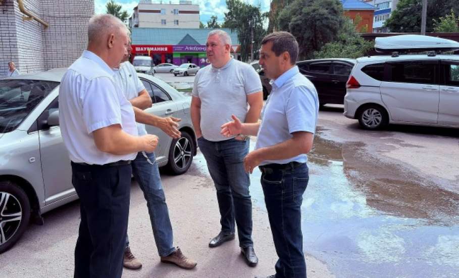 На месте прорыва по адресу: ул. Клубная, 1 состоялось выездное совещание!