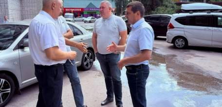 На месте прорыва по адресу: ул. Клубная, 1 состоялось выездное совещание!