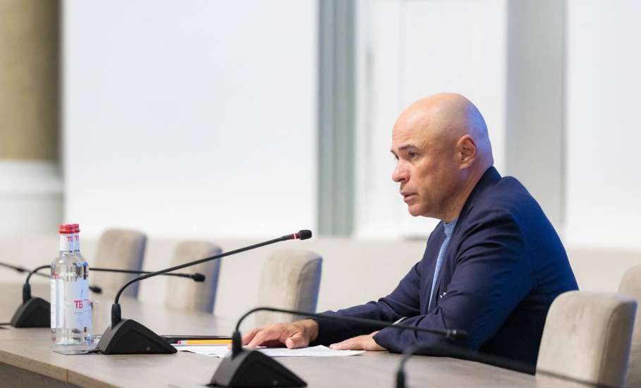 Игорь Артамонов: &laquo;Ситуацию с бензином сегодня обсудили на заседании оперативного штаба.&raquo;