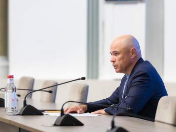Игорь Артамонов: &laquo;Ситуацию с бензином сегодня обсудили на заседании оперативного штаба.&raquo;