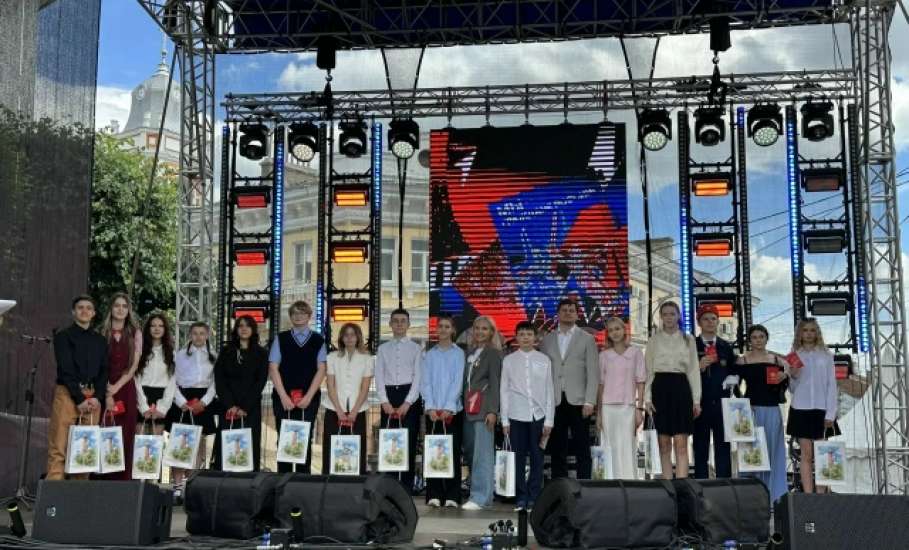 Торжественное вручение паспортов юным ельчанам