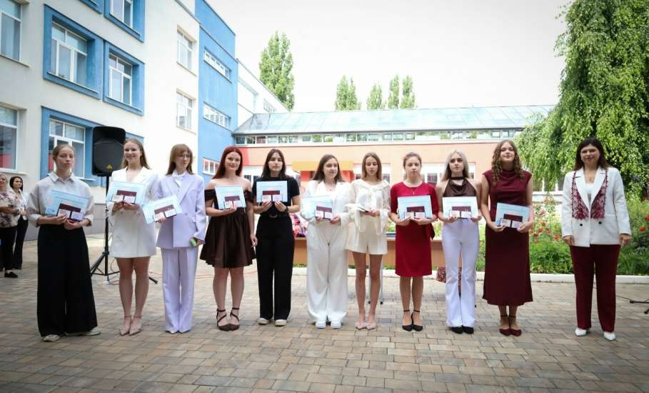 Вот и пролетели одиннадцать школьных лет в лицее №5!