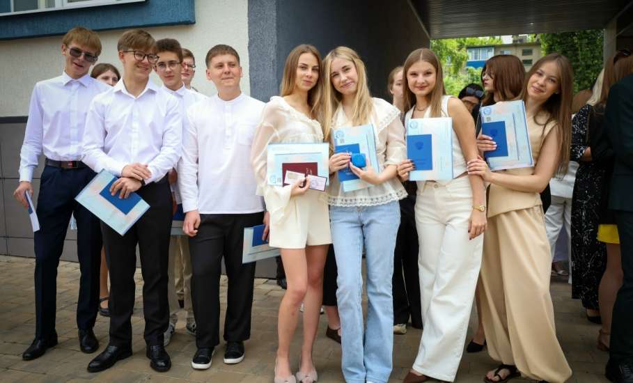 Вот и пролетели одиннадцать школьных лет в лицее №5!