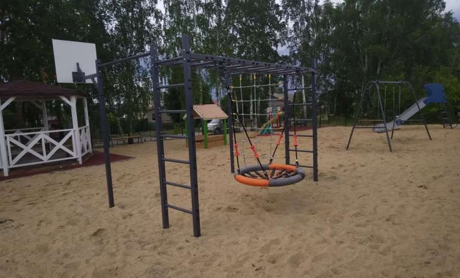 В Елецком районе обустроены детские спортивно-игровые площадки