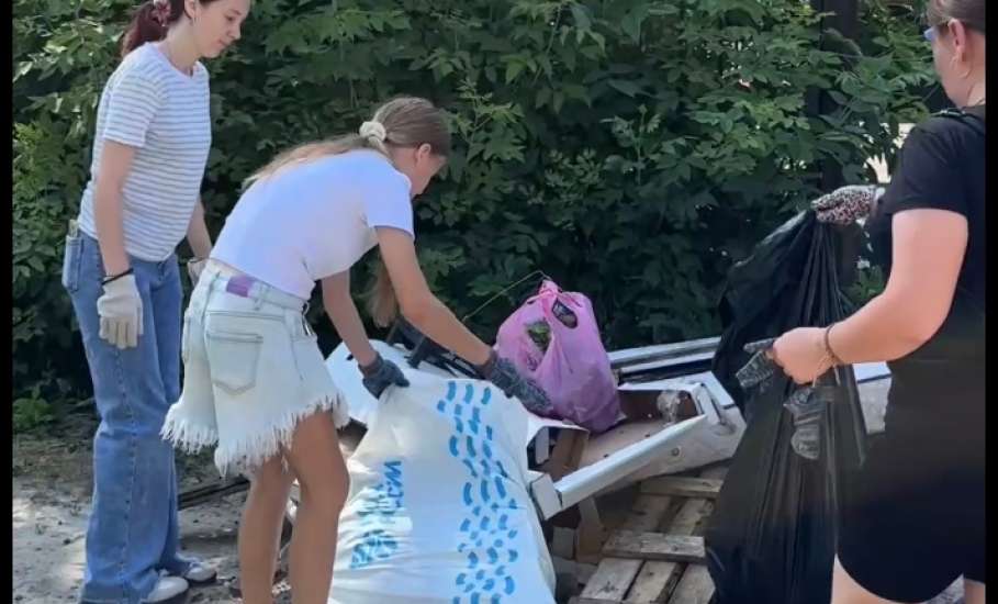 Сегодня на берегах ручья Лучок проходит субботник