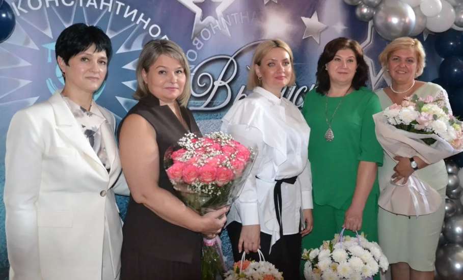 3 июля в ГАПОУ " Елецком медицинском колледже им. К. С. Константиновой" прошло торжественное вручение дипломов