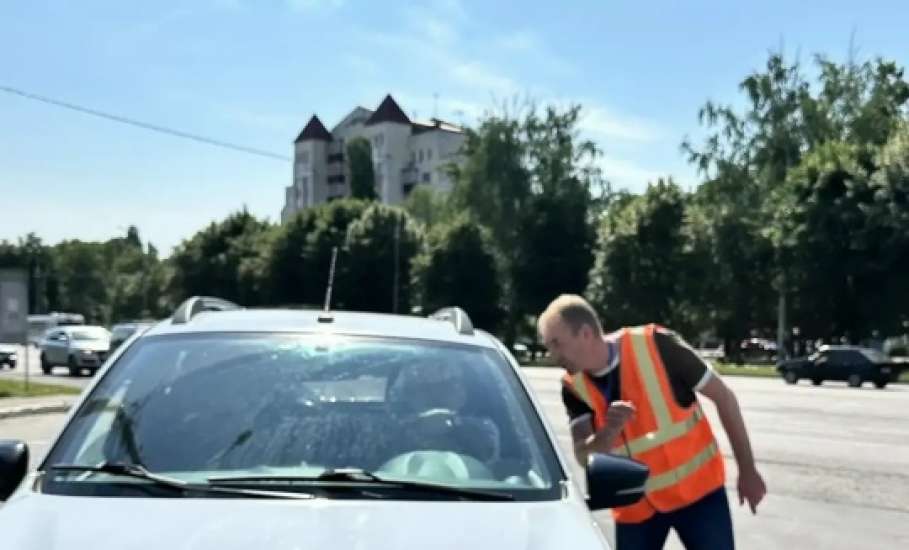 Питьевую воду будут раздавать водителям, стоящим в очереди за бензином&hellip; В Липецке