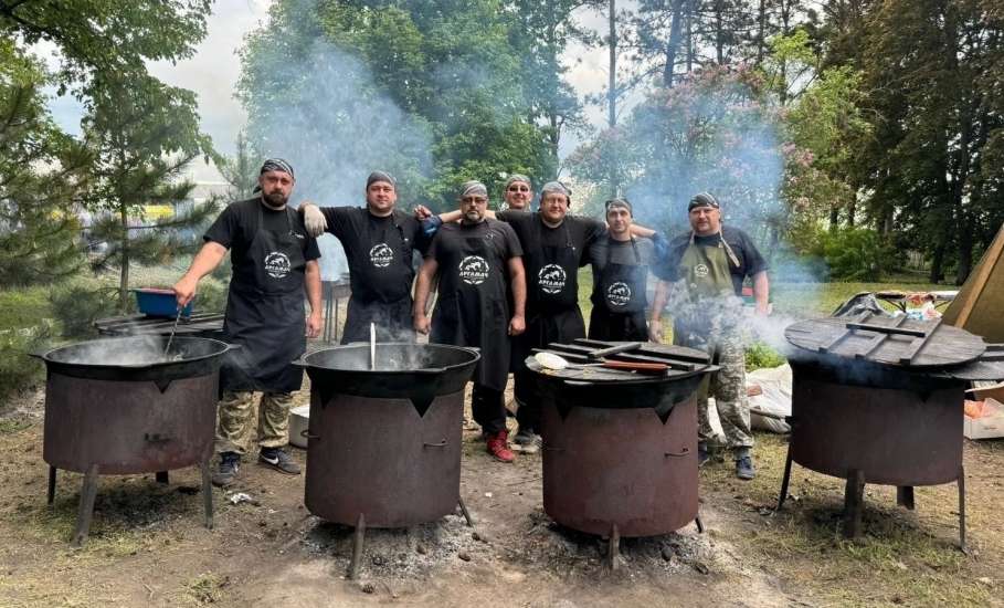 ПОЛТОННЫ БЕСПЛАТНОГО КУЛЕША НА ФЕСТИВАЛЕ "КАЗАЧЬЯ ЗАСТАВА"!