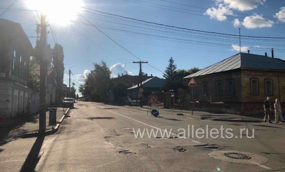 По улице Свердлова на участке от улицы Горького до Комсомольской идут ремонтные работы. Будьте внимательны!