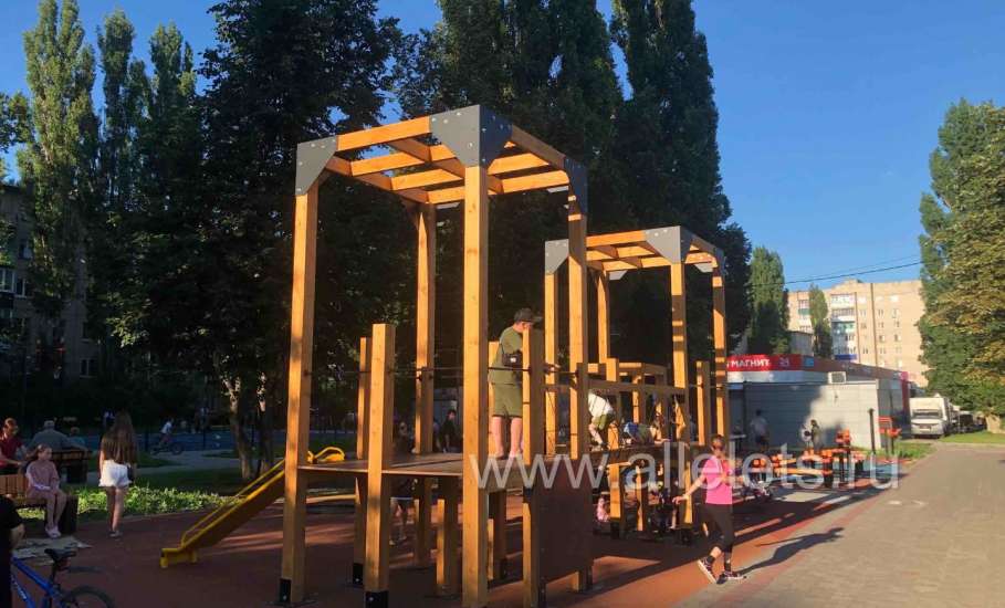 Спортивная площадка ожила по улице Свердлова в Ельце. Есть нюансы!