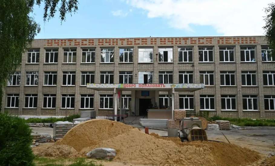 Середина лета на календаре. Пока ребята отдыхают на каникулах, в 23-й школе кипит работа