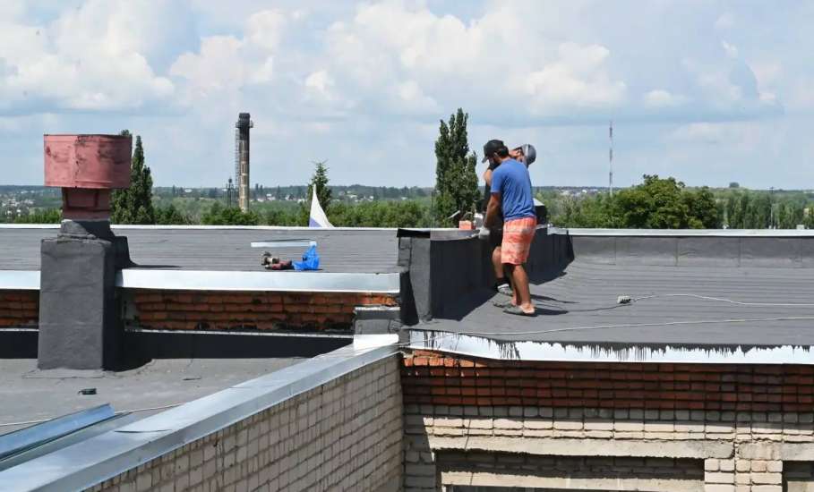 Середина лета на календаре. Пока ребята отдыхают на каникулах, в 23-й школе кипит работа