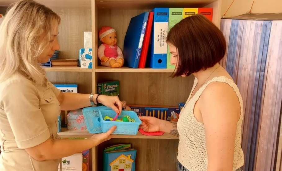 Для не посещающих дошкольные образовательные учреждения детей работает консультационный пункт в Ельце