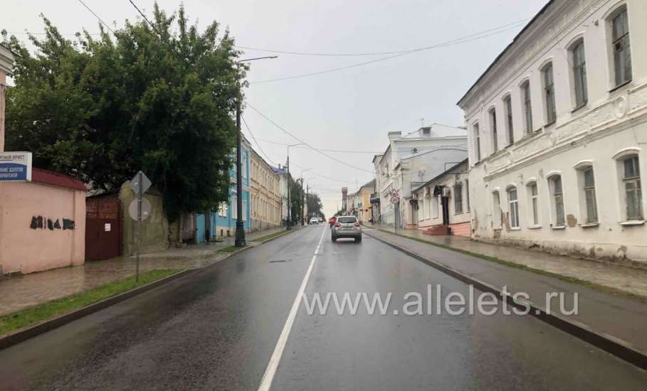Сегодня АЗС обслуживают автомобили с чётными номерами: 0, 2, 4, 6, 8!
