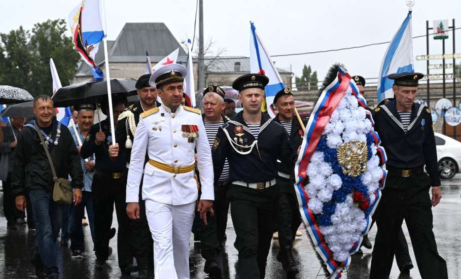 Сегодня наша страна отмечает День Военно‑Морского Флота &mdash; праздник, который по праву считается одним из самых значимых в истории нашего государства