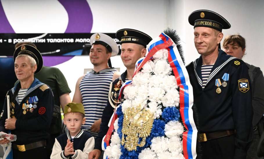 Сегодня наша страна отмечает День Военно‑Морского Флота &mdash; праздник, который по праву считается одним из самых значимых в истории нашего государства