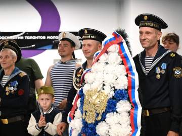 Сегодня наша страна отмечает День Военно‑Морского Флота &mdash; праздник, который по праву считается одним из самых значимых в истории нашего государства