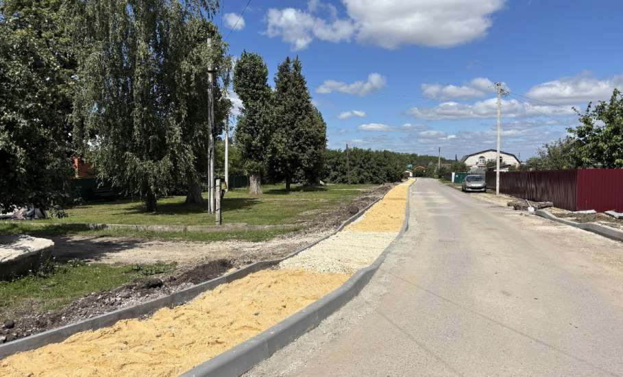 В рамках нацпроекта &laquo;Безопасные качественные дороги&raquo; в Елецком районе идёт ремонт.