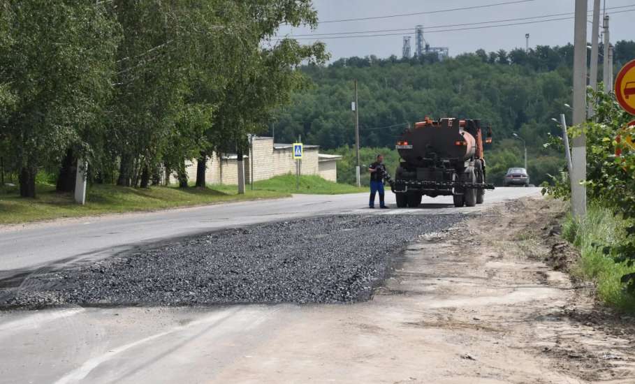 В рамках нацпроекта &laquo;Безопасные качественные дороги&raquo; в Елецком районе идёт ремонт.