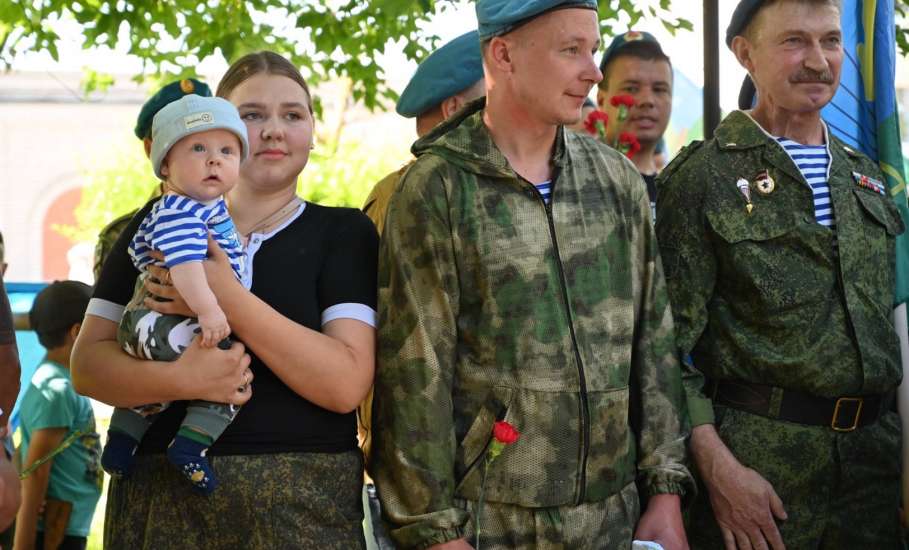 Сегодня в День Воздушно-десантных войск поздравляю воинов-десантников, ветеранов и тех, кто служил в &laquo;крылатой пехоте&raquo;