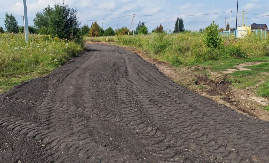 Продолжаются работы по отсыпке дорог асфальтовой срезкой