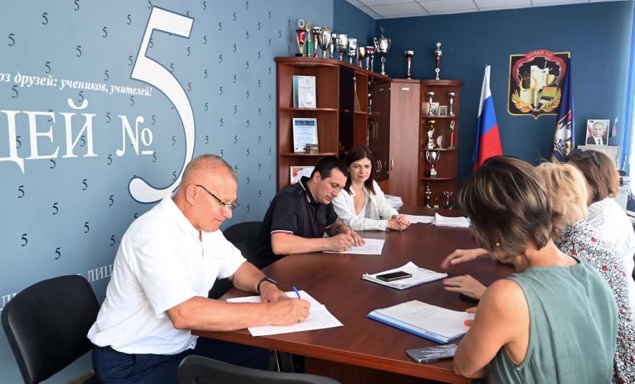В Ельце завершается приёмка школ и детских садов к новому учебному году