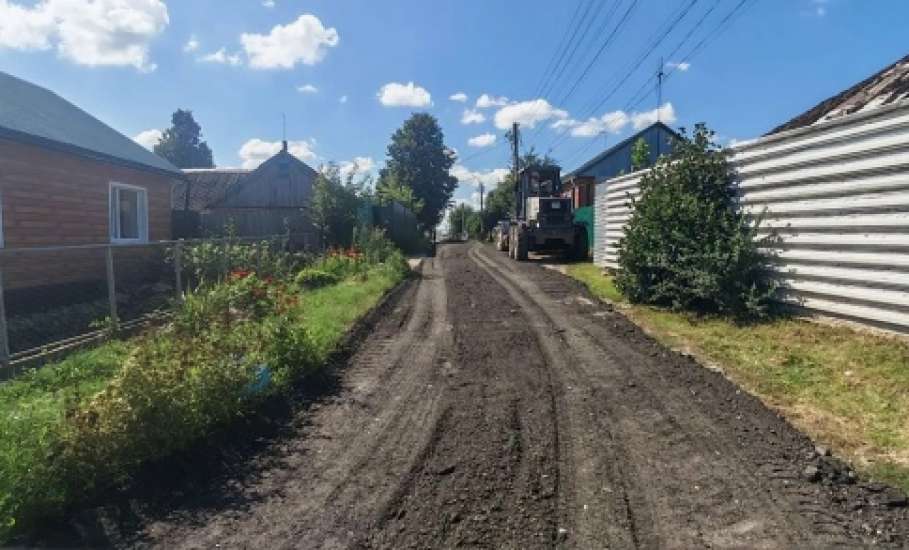 Продолжается отсыпка улиц срезкой по заявкам граждан.