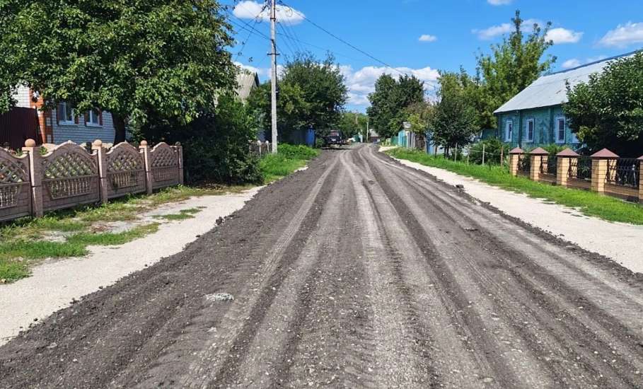Продолжается отсыпка улиц срезкой по заявкам граждан.