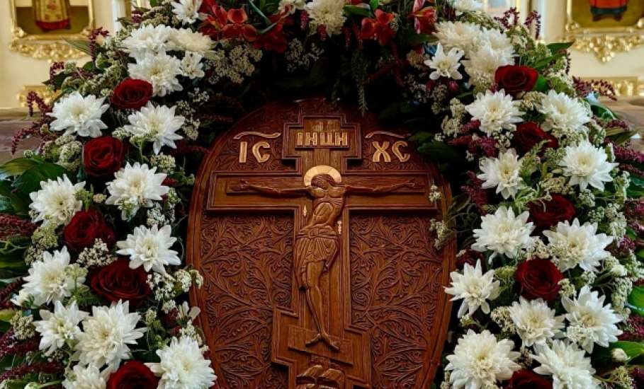 14 августа Церковный праздник - Происхождение (изнесение) Честных Древ Животворящего Креста Господня, Медовый Спас 2026