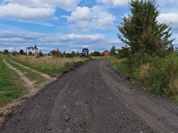 Продолжается работа по отсыпке дорог в Ельце!