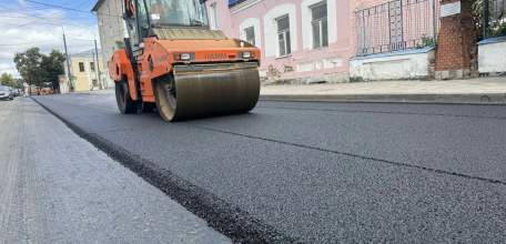 На улице Советской уже приступили к укладке нового асфальта!