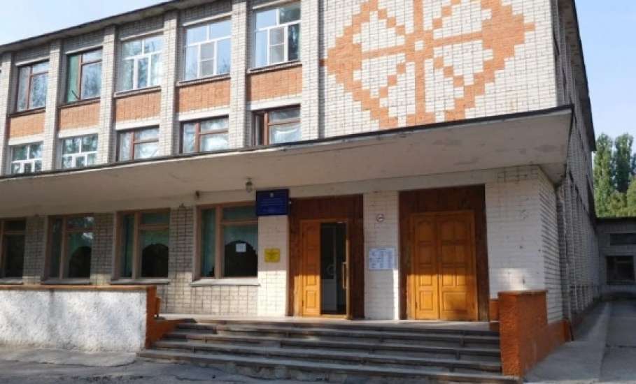 Сегодня исполнилось 50 лет средней школе №8 в Ельце!