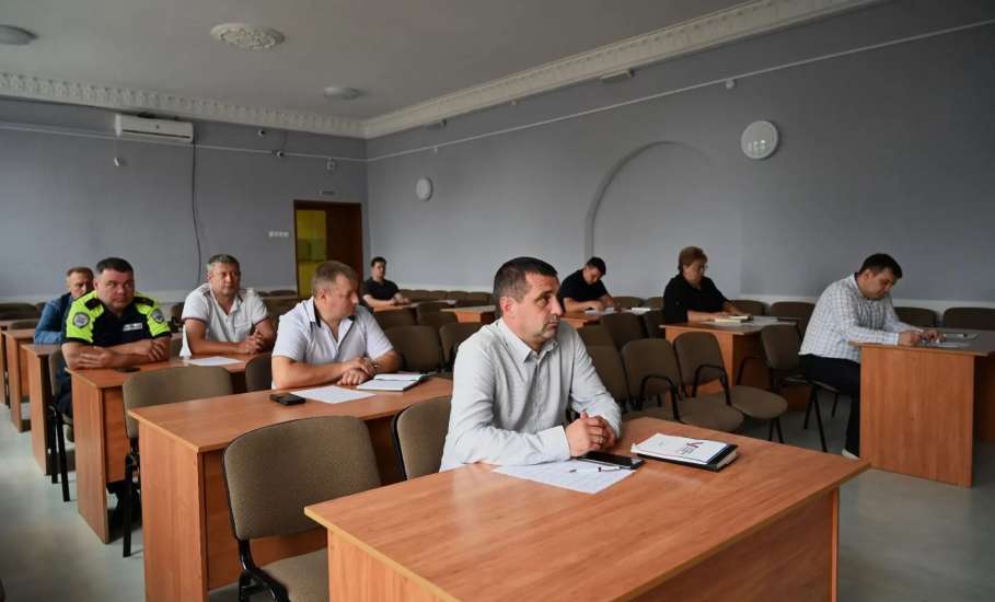 В администрации Ельца обсудили безопасность дорожного движения