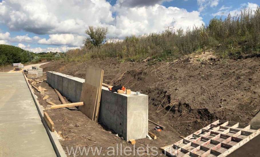 Благоустройство набережной полным ходом идёт в Ельце