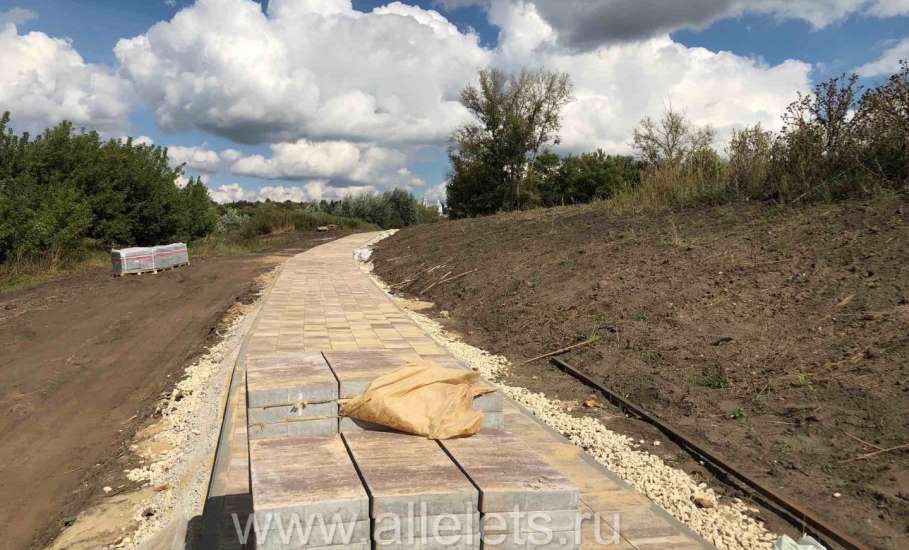 Благоустройство набережной полным ходом идёт в Ельце