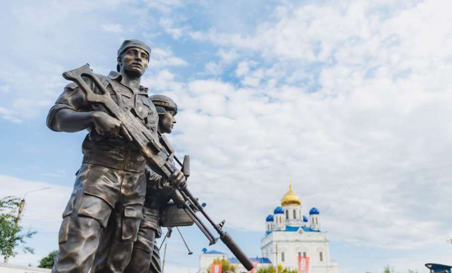 Игорь Артамонов: &laquo;Сегодня в Ельце, в день 880-летия города, мы открыли памятник участникам специальной военной операции&raquo;