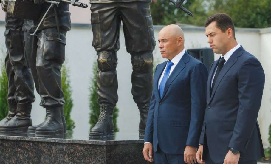 Игорь Артамонов: &laquo;Сегодня в Ельце, в день 880-летия города, мы открыли памятник участникам специальной военной операции&raquo;