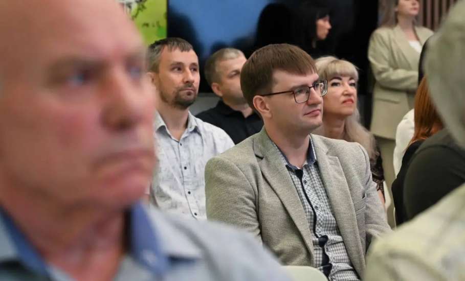 Торжественно открыли День города. В Центре молодёжи состоялось праздничное мероприятие, посвящённое 880-летию Ельца