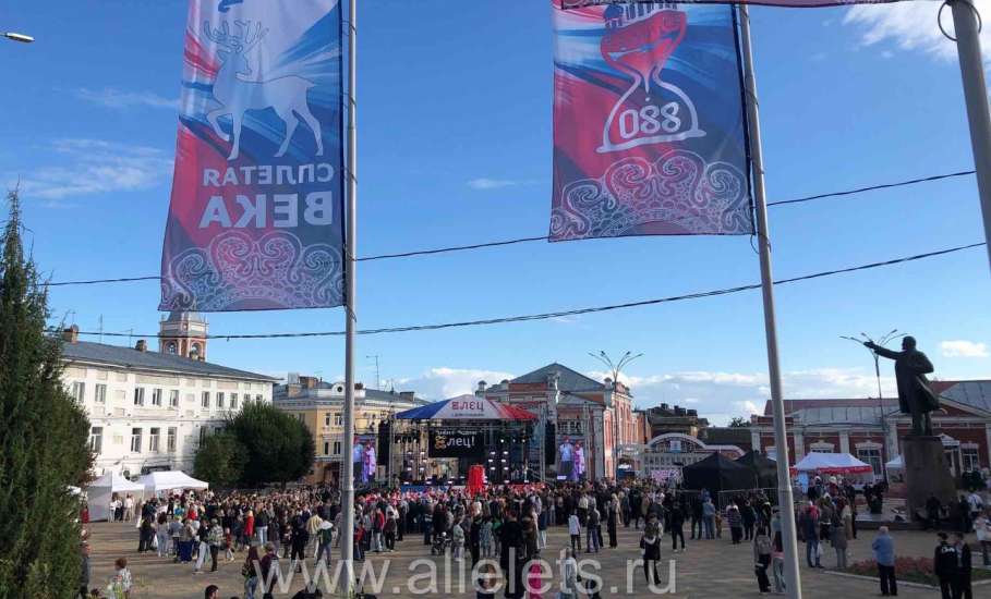 Разгуляй в Ельце: сыры по 8000 рублей за кило и другие явстсва!