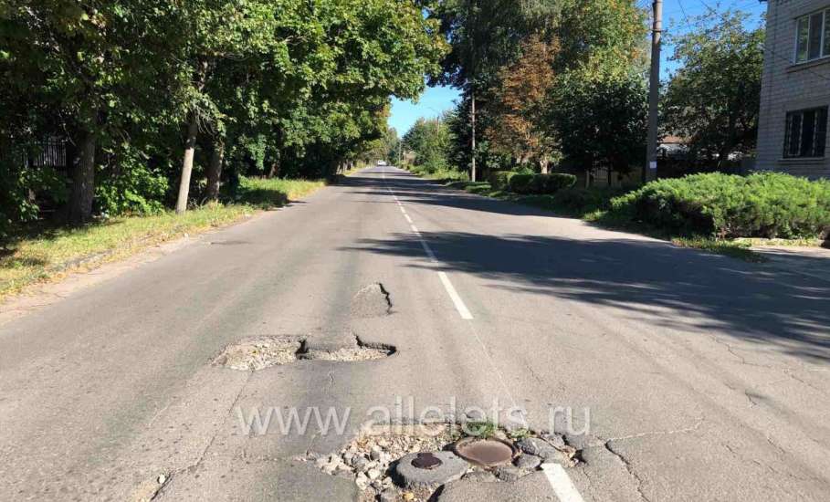 Ямы по улице Льва Толстого становятся всё больше!