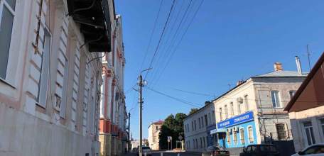 В Ельце человек на электровелосипеде врезался в дорожный знак и умер!